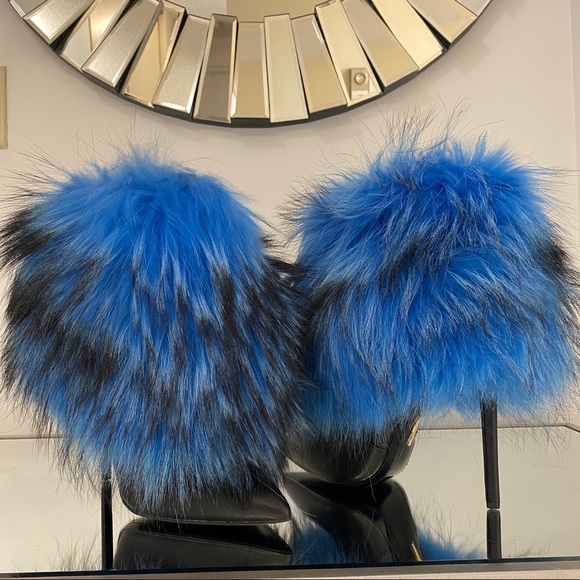 Lust for Life in Hue Blue Lola - Picture 5 of 8